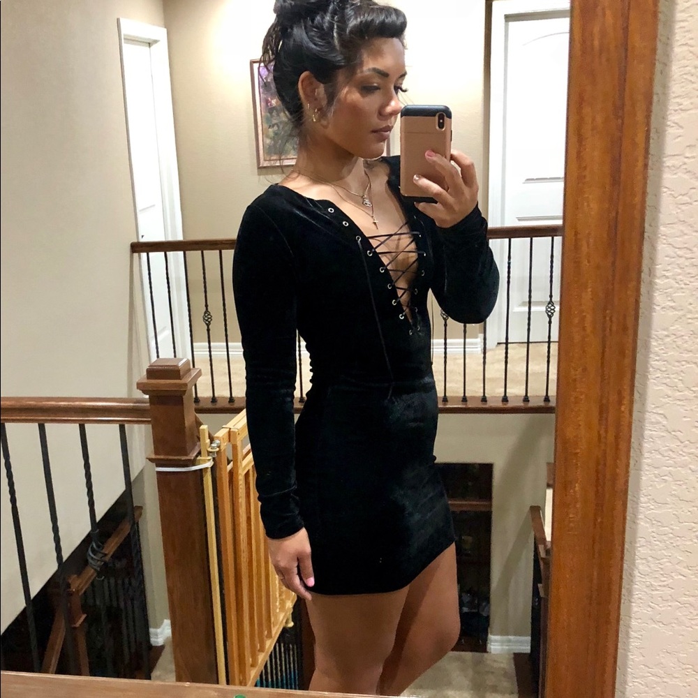 Black Velvet lace up mini dress - Picture 5 of 8